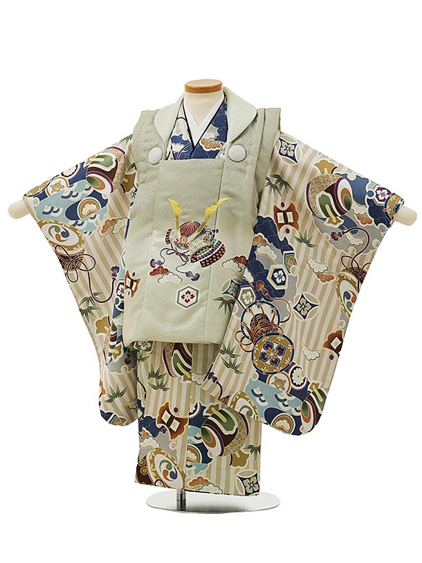 ■七五三レンタル一覧はこちらからどうぞ※商品の色については画面を表示するモニターによって実際と多少異なる場合がございます。ご了承下さいませ。 商品詳細 ［七五三レンタル］ ■素材：ポリエステル100％ ■身丈：76cm　肩裄：42cm　袖丈：57cm 3歳の標準サイズに調整済みです。 身長90cm〜100cm前後 ※小物は着物に合わせてコーディネートさせていただきます。 ※簡単なサイズ調整（腰紐にて）が必要な場合があります。※総柄のため写真と少し異なることがあります。 ※箱タイプでの配送になります。 七五三サイズ等について詳しくは 《京都かしいしょう》まで メールにてお問い合わせ下さい。 【送料無料（北海道・沖縄・一部離島を除く）】七五三レンタル料金最安値に挑戦！ ※システム上、カレンダーが「×」でもご注文は可能ですが、ご予約をお取りすることが出来ません。 ご利用日が「○」の商品からご注文下さい。 尚、ご予約の確定は「【京都かしいしょう】ご注文内容のご案内」メールにてお知らせいたします。