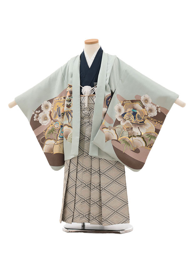 ■七五三レンタル一覧はこちらからどうぞ※商品の色については画面を表示するモニターによって実際と多少異なる場合がございます。ご了承下さいませ。 商品詳細 ［七五三レンタル］ ■素材:化繊 ■身丈:57cm 肩裄:50cm 袖丈:49cm(羽織)■袴丈:60cm(おへそからくるぶしまでの長さです。)※標準サイズに調整済みです。※簡単なサイズ調整が必要な場合があります。※小物は着物に合わせてコーディネートさせていただきます。※総柄のため写真と少し異なることがあります。箱タイプでの配送となります。 身長 110〜120cm前後 サイズ等について詳しくは 《京都かしいしょう》まで メールにてお問い合わせ下さい。 【送料無料（北海道・沖縄・一部離島を除く）】七五三レンタル料金最安値に挑戦！ ※システム上、カレンダーが「×」でもご注文は可能ですが、ご予約をお取りすることが出来ません。 ご利用日が「○」の商品からご注文下さい。 尚、ご予約の確定は「【京都かしいしょう】ご注文内容のご案内」メールにてお知らせいたします。