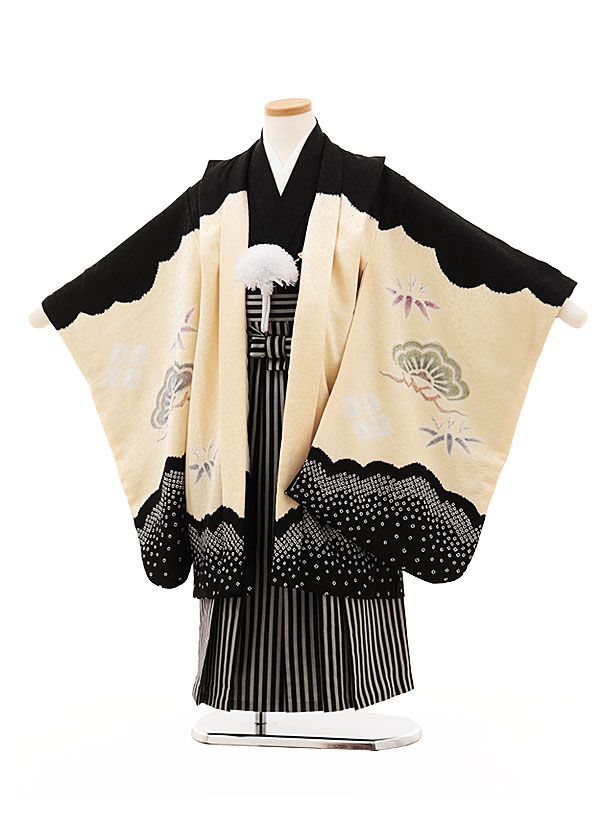 ■七五三レンタル一覧はこちらからどうぞ※商品の色については画面を表示するモニターによって実際と多少異なる場合がございます。ご了承下さいませ。 商品詳細 ［七五三レンタル］ ■素材：正絹100％ ■身丈：72cm　肩裄：51cm　袖丈：57cm（羽織） ■袴丈：60cm（おへそからくるぶしまでの長さです。） 標準サイズに調整済みです。 身長110〜120cm前後 ※簡単なサイズ調整（腰紐にて）が必要な場合があります。※小物は着物に合わせてコーディネートさせていただきます。※こちらの羽織・着物の表地と袴は『正絹』となっております。 ※箱タイプでの配送になります。 七五三サイズ等について詳しくは 《京都かしいしょう》まで メールにてお問い合わせ下さい。 【送料無料（北海道・沖縄・一部離島を除く）】七五三レンタル料金最安値に挑戦！ ※システム上、カレンダーが「×」でもご注文は可能ですが、ご予約をお取りすることが出来ません。 ご利用日が「○」の商品からご注文下さい。 尚、ご予約の確定は「【京都かしいしょう】ご注文内容のご案内」メールにてお知らせいたします。