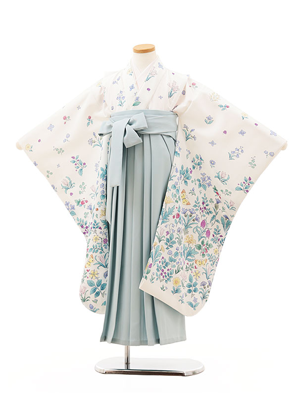 ■七五三レンタル一覧はこちらからどうぞ※商品の色については画面を表示するモニターによって実際と多少異なる場合がございます。ご了承下さいませ。 商品詳細 ［女児袴レンタル］ ■素材:化繊 ■肩裄:54cm 袖丈:76cm 袴丈:70cm ※標準サイズに調整済みです。 ※こちらの商品の半幅帯(袴下帯)は簡易帯です。 ※簡単なサイズ調整(腰紐にて)が必要な場合があります。 ※小物は着物に合わせてコーディネートさせていただきます。 箱タイプでの配送となります。 身長 120〜130cm前後 サイズ等について詳しくは 《京都かしいしょう》まで メールにてお問い合わせ下さい。 【送料無料（北海道・沖縄・一部離島を除く）】七五三レンタル料金最安値に挑戦！ ※システム上、カレンダーが「×」でもご注文は可能ですが、ご予約をお取りすることが出来ません。 ご利用日が「○」の商品からご注文下さい。 尚、ご予約の確定は「【京都かしいしょう】ご注文内容のご案内」メールにてお知らせいたします。