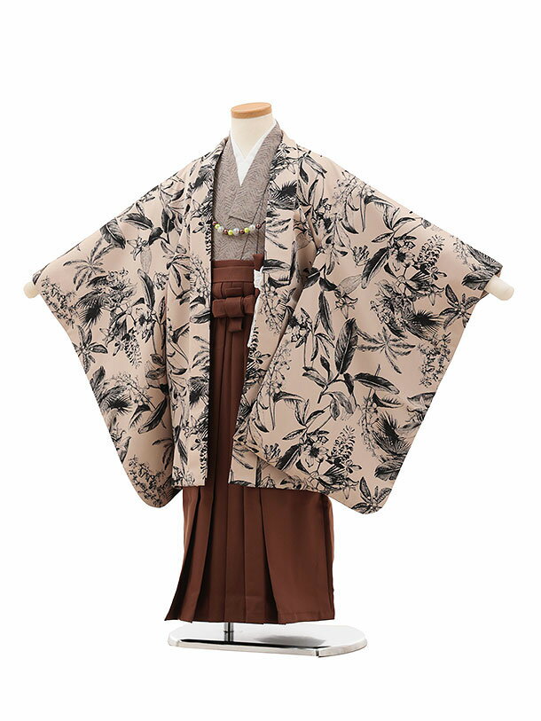 ■七五三レンタル一覧はこちらからどうぞ※商品の色については画面を表示するモニターによって実際と多少異なる場合がございます。ご了承下さいませ。 商品詳細 ［七五三レンタル］ ■素材：ポリエステル100％ ■身丈：65cm　肩裄：51cm　袖丈：54cm（羽織） ■袴丈：60cm（おへそからくるぶしまでの長さです。） 標準サイズに調整済みです。 身長110〜120cm前後 ※簡単なサイズ調整（腰紐にて）が必要な場合があります。※肩上げなしのぴったりサイズとなります。※小物は着物に合わせてコーディネートさせていただきます。※総柄のため写真と少し異なることがあります。 ※箱タイプでの配送になります。 七五三サイズ等について詳しくは 《京都かしいしょう》まで メールにてお問い合わせ下さい。 【送料無料（北海道・沖縄・一部離島を除く）】七五三レンタル料金最安値に挑戦！ ※システム上、カレンダーが「×」でもご注文は可能ですが、ご予約をお取りすることが出来ません。 ご利用日が「○」の商品からご注文下さい。 尚、ご予約の確定は「【京都かしいしょう】ご注文内容のご案内」メールにてお知らせいたします。