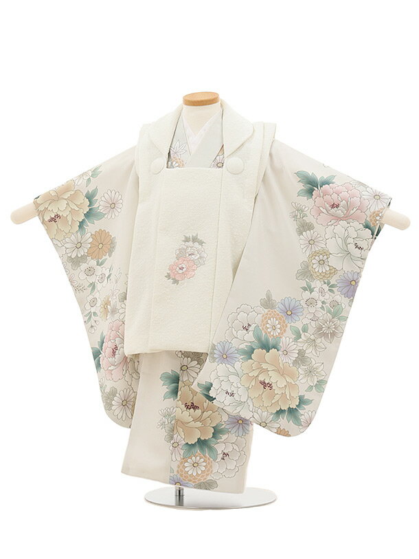 ■七五三レンタル一覧はこちらからどうぞ※商品の色については画面を表示するモニターによって実際と多少異なる場合がございます。ご了承下さいませ。 商品詳細 ［七五三レンタル］ ■素材:化繊 ■身丈:76cm 肩裄:42cm 袖丈:57cm※標準サイズに調整済みです。※簡単なサイズ調整(腰紐にて)が必要な場合があります。※小物は着物に合わせてコーディネートさせていただきます。箱タイプでの配送となります。 身長 90〜100cm前後 サイズ等について詳しくは 《京都かしいしょう》まで メールにてお問い合わせ下さい。 【送料無料（北海道・沖縄・一部離島を除く）】七五三レンタル料金最安値に挑戦！ ※システム上、カレンダーが「×」でもご注文は可能ですが、ご予約をお取りすることが出来ません。 ご利用日が「○」の商品からご注文下さい。 尚、ご予約の確定は「【京都かしいしょう】ご注文内容のご案内」メールにてお知らせいたします。