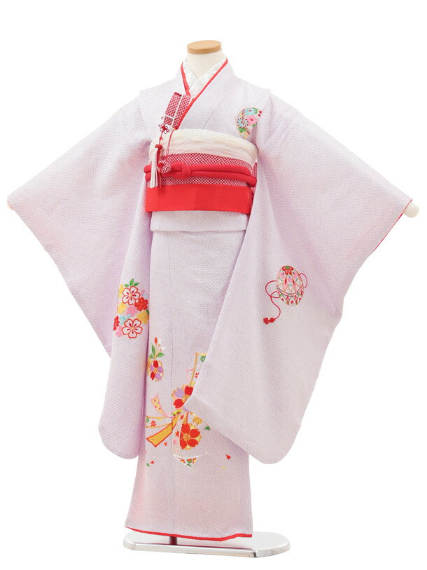 ■七五三レンタル一覧はこちらからどうぞ※商品の色については画面を表示するモニターによって実際と多少異なる場合がございます。ご了承下さいませ。 商品詳細 ［七五三レンタル］ ■素材:正絹 ■身丈:133cm 肩裄:54cm 袖丈:76cm ※標準サイズに調整済みです。 ※簡単なサイズ調整(腰紐にて)が必要な場合があります。※着物(表地)のみ正絹です。 ※小物は着物に合わせてコーディネートさせていただきます。 箱タイプでの配送となります。 身長 115〜125cm前後 サイズ等について詳しくは 《京都かしいしょう》まで メールにてお問い合わせ下さい。 【送料無料（北海道・沖縄・一部離島を除く）】七五三レンタル料金最安値に挑戦！ ※システム上、カレンダーが「×」でもご注文は可能ですが、ご予約をお取りすることが出来ません。 ご利用日が「○」の商品からご注文下さい。 尚、ご予約の確定は「【京都かしいしょう】ご注文内容のご案内」メールにてお知らせいたします。