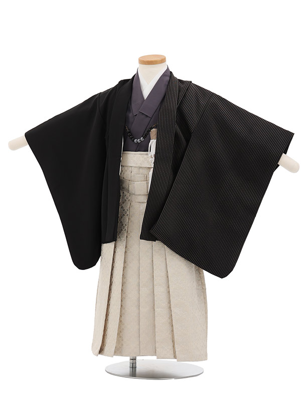 ■七五三レンタル一覧はこちらからどうぞ※商品の色については画面を表示するモニターによって実際と多少異なる場合がございます。ご了承下さいませ。 商品詳細 ［七五三レンタル］ ■素材:化繊 ■身丈:49cm 肩裄:42cm 袖丈:46cm(羽織)■袴丈:約51cm ※標準サイズに調整済みです。※簡単なサイズ調整が必要な場合があります。※小物はこちらでコーディネートさせて頂きます。 身長 95〜105cm前後 サイズ等について詳しくは 《京都かしいしょう》まで メールにてお問い合わせ下さい。 【送料無料（北海道・沖縄・一部離島を除く）】七五三レンタル料金最安値に挑戦！ ※システム上、カレンダーが「×」でもご注文は可能ですが、ご予約をお取りすることが出来ません。 ご利用日が「○」の商品からご注文下さい。 尚、ご予約の確定は「【京都かしいしょう】ご注文内容のご案内」メールにてお知らせいたします。