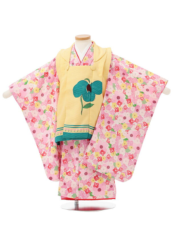 ■七五三レンタル一覧はこちらからどうぞ※商品の色については画面を表示するモニターによって実際と多少異なる場合がございます。ご了承下さいませ。 商品詳細 ［七五三レンタル］ ■素材:化繊 ■身丈:76cm 肩裄:42cm 袖丈:57cm※標準サイズに調整済みです。※簡単なサイズ調整(腰紐にて)が必要な場合があります。※小物は着物に合わせてコーディネートさせていただきます。箱タイプでの配送となります。 身長 90〜100cm前後 サイズ等について詳しくは 《京都かしいしょう》まで メールにてお問い合わせ下さい。 【送料無料（北海道・沖縄・一部離島を除く）】七五三レンタル料金最安値に挑戦！ ※システム上、カレンダーが「×」でもご注文は可能ですが、ご予約をお取りすることが出来ません。 ご利用日が「○」の商品からご注文下さい。 尚、ご予約の確定は「【京都かしいしょう】ご注文内容のご案内」メールにてお知らせいたします。