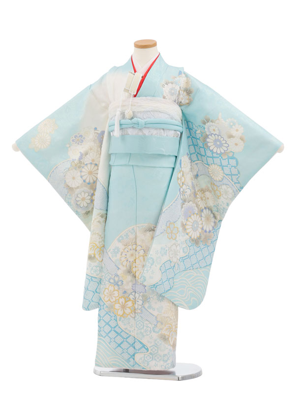 ■七五三レンタル一覧はこちらからどうぞ※商品の色については画面を表示するモニターによって実際と多少異なる場合がございます。ご了承下さいませ。 商品詳細 ［七五三レンタル］ ■素材:正絹 ■身丈:133cm 肩裄:54cm 袖丈:76cm ※標準サイズに調整済みです。 ※簡単なサイズ調整(腰紐にて)が必要な場合があります。※着物(表地)のみ正絹です。 ※小物は着物に合わせてコーディネートさせていただきます。 □当該商品の帯は本格的な帯結びができる『袋帯』となっております。 (結び帯・作り帯ではありません) 着付けの際は、美容室や着付経験者などへ依頼されることをおすすめします 箱タイプでの配送となります。 身長 115〜125cm前後 サイズ等について詳しくは 《京都かしいしょう》まで メールにてお問い合わせ下さい。 【送料無料（北海道・沖縄・一部離島を除く）】七五三レンタル料金最安値に挑戦！ ※システム上、カレンダーが「×」でもご注文は可能ですが、ご予約をお取りすることが出来ません。 ご利用日が「○」の商品からご注文下さい。 尚、ご予約の確定は「【京都かしいしょう】ご注文内容のご案内」メールにてお知らせいたします。