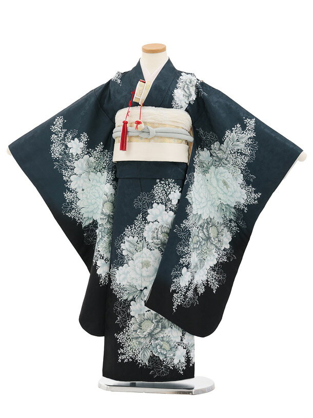 ■七五三レンタル一覧はこちらからどうぞ※商品の色については画面を表示するモニターによって実際と多少異なる場合がございます。ご了承下さいませ。 商品詳細 ［七五三レンタル］ ■素材:化繊 ■身丈:133cm 肩裄:54cm 袖丈:76cm ※標準サイズに調整済みです。 ※簡単なサイズ調整(腰紐にて)が必要な場合があります。 ※小物は着物に合わせてコーディネートさせていただきます。 箱タイプでの配送となります。 身長 115〜125cm前後 サイズ等について詳しくは 《京都かしいしょう》まで メールにてお問い合わせ下さい。 【送料無料（北海道・沖縄・一部離島を除く）】七五三レンタル料金最安値に挑戦！ ※システム上、カレンダーが「×」でもご注文は可能ですが、ご予約をお取りすることが出来ません。 ご利用日が「○」の商品からご注文下さい。 尚、ご予約の確定は「【京都かしいしょう】ご注文内容のご案内」メールにてお知らせいたします。