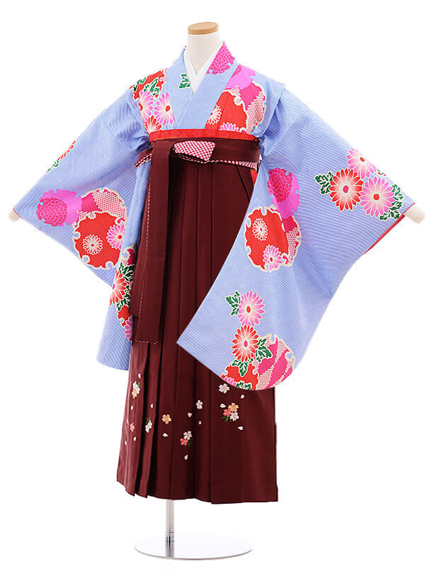 ■ジュニア袴レンタル一覧はこちらからどうぞ※商品の色については画面を表示するモニターによって実際と多少異なる場合がございます。ご了承下さいませ。 商品詳細 ［小学生卒業式(女の子)袴レンタル］ ■素材：合成繊維100％ ■肩裄：65cm　袖丈：75cm　袴丈：87cm 適応サイズ・・・ 12歳前後のサイズに調整済みです。 身長　148cm〜153cm前後 ※簡単なサイズ調整が必要な場合があります。 ※小物はこちらでコーディネートさせて頂きます。 ※箱タイプでの配送となります。 女袴サイズ等について詳しくは 《京都かしいしょう》まで メールにてお問い合わせ下さい。 【送料無料（北海道・沖縄・一部離島を除く）】ジュニア袴レンタル最安値に挑戦！