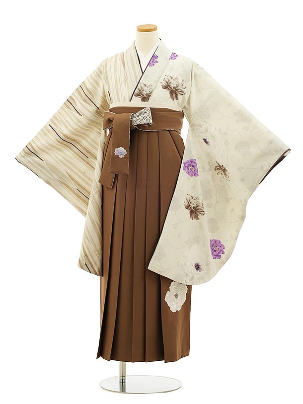 ■ジュニア袴レンタル一覧はこちらからどうぞ※商品の色については画面を表示するモニターによって実際と多少異なる場合がございます。ご了承下さいませ。 商品詳細 ［小学生卒業式(女の子)袴レンタル］ ■素材：合成繊維100％ ■肩裄：68cm　袖丈：76cm　袴丈：91cm 適応サイズ・・・ 12歳前後のサイズに調整済みです。 身長　153cm〜158cm前後 ※簡単なサイズ調整が必要な場合があります。 ※小物はこちらでコーディネートさせて頂きます。※総柄(小紋)のため写真と柄の出方が少し異なることがあります。※取り外しリボン付です。 ※こちらの商品の長襦袢は、袖なしタイプになります。肌襦袢は付属いたしませんのでキャミソールなどの袖の無い肌着をご用意ください。※箱タイプでの配送となります。 女袴サイズ等について詳しくは 《京都かしいしょう》まで メールにてお問い合わせ下さい。 【送料無料（北海道・沖縄・一部離島を除く）】ジュニア袴レンタル最安値に挑戦！