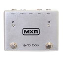 MXR M196 A/B Box 1つの入力から2つの出力（a/b）を選ぶA／Bボックス。 Thruは入力に直結でパラの出力となります。 機械的なスイッチなので信号を加工することはありません。 DC電源はLEDの点灯に使用します。