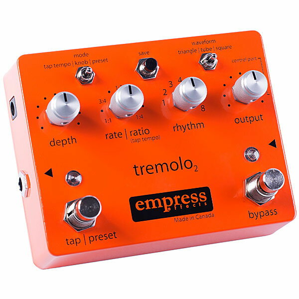 Empress Effects Tremolo2 Tap Tempo Tremolo 最高のアナログ回路をデジタル制御、タップテンポ対応の高品位トレモロ 高音質と機能性を超高次元で融合させたカナダのメーカーEmpress Effectsが送るハイエンド・トレモロ・ペダルの最新バージョン。 Empressならではの高品位アナログ回路をデジタル制御。タップリズムでトレモロスピードをシンク可能、また2つの異なるスピー ドを組合わせるtwo speedモードも搭載。更に8つのプリセットリズム、8オリジナルプリセット、CV/MIDI、エクスプレションペダル対応など自在の発展性を持ちます。 またウェーブフォームはtube、 square、triangleを切替可能、 ’65 Fender Vibrolux (brown)をモデルにしたtubeモードは特に素晴らしい出来栄え！また出力ゲインも調整が可能です。ハイエンド・トレモロの決定版！　