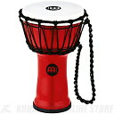 - MEINL Jr.DJEMBE - MEINL Jr.DJEMBEは、7"のコンパクトなボディーながら音量も大きく素晴らしいトーンが出ます。 軽量なシンセティックシェルの為、どんな機会にもさっと掴んで出かけるのに最適な楽器です。 ヘッドは予めストレッチされたロープでしっかりと締められチューニングの保持が良く、 ボディ、ヘッドともにシンセティックを使用している為、夏、高温多湿な日本の環境にも耐性があり、 コンディションを気にせず楽しむことができます。 アウトドアでのジャムセッションの集まりや、インドアでのリズムティーチングなど様々な用途で活躍します。 ■ サイズ：7"(ヘッド) × 12 1/2"(高さ)