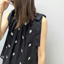 【在庫限り】別売りパンツとセットアップOK モノトーンフラワー刺繍リボンプルオーバー バックスリット バックコンシャス バックオープン パール釦 フレア オンオフ セパレート 花柄 レイヤード オフィス 高見え ロングシーズン オケージョン ブラック LIVE ITEM