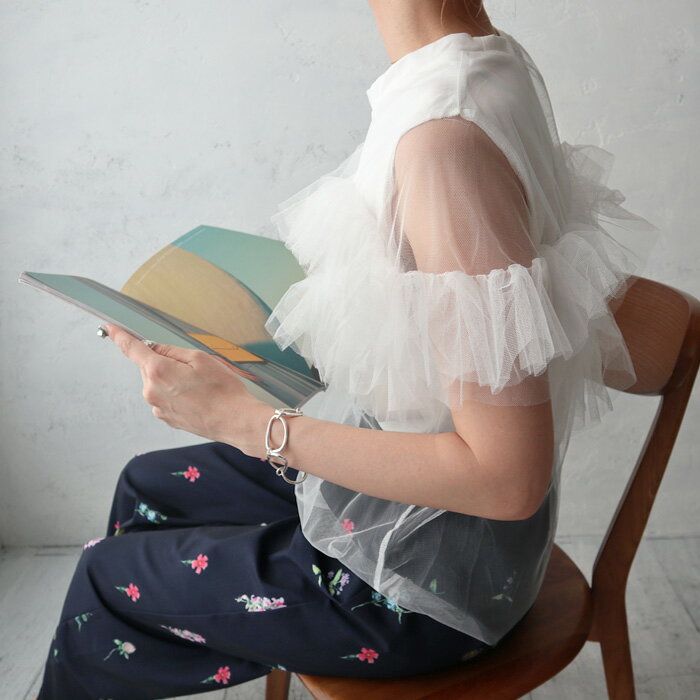 チュールフリルドッキングプルオーバー/フレンチT/タンクトップ/ノースリーブ/クルーネック/シアー/チュール/ドッキング/透け感/大人可愛い/異素材/着映えトップス/ふんわり/華やか/きれいめ/カジュアル/ホワイト/ブラック