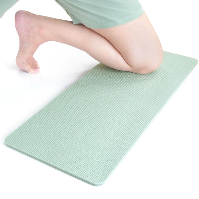 [JAPAN ブランド] ヨガマット ミニ 66×28cm 丈夫 8mm厚 高いグリップ力 2つ折りでコンパクト