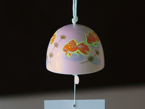 暗闇で光る！風鈴 陶器/ 風鈴 金魚 /夏のインテリア 涼風 クールビズ