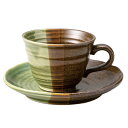 お気に入りのカップでちょっとひとやすみ。お友達とカップ片手に楽しくおしゃべり。食後のデザート＆コーヒー・紅茶。美濃のちゃわん屋さんでお気に入りのカップを見つけちゃいましょう。贈り物にも喜ばれます。サイズ: 碗：11.5×9.5×6.5cm 230cc　皿：15.5×2.3cm 生産:日本製陶器陶器は製造する温度、湿度、釉薬の塗り具合など様々な条件により色や形が変化します。そのため表示されている画像とは実物が多少異なる場合がございます。また、こちらの商品は協同組合取り寄せ品となります。そのため受注確認後に完売や入荷遅延などの情報が判明することがございます。通常1〜2日で入荷いたしますが、在庫切れの場合納期に時間がかかる場合がございます。その場合お客さまには欠品を除いての発送か、代品のご検討をメールでご連絡しお願いさせていただきます。あらかじめご了承のうえ、お買い上げください。【関連カテゴリー】→コーヒーカップ＆ソーサーTOPはこちらから→マグカップTOPはこちらから→飲み物用全部のTOPはこちらから
