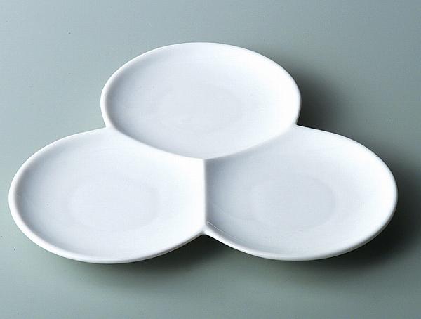 料理の見映えが断然違う！業務用の器でいつもの料理を超グレードアップぅ☆YZ三つ切皿（白磁）
