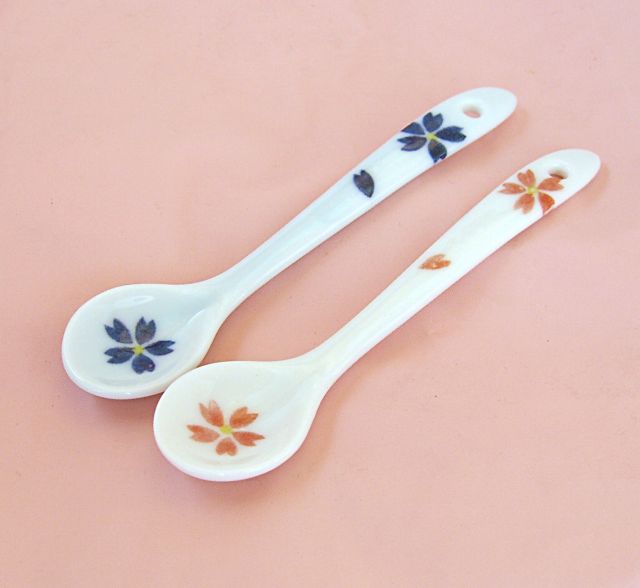 20％OFF！京さくら　陶器のスプーン