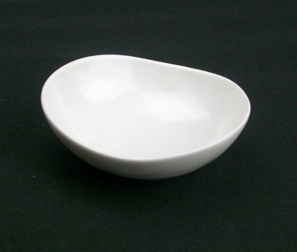 / 白磁マット まゆ型小付 /和食器