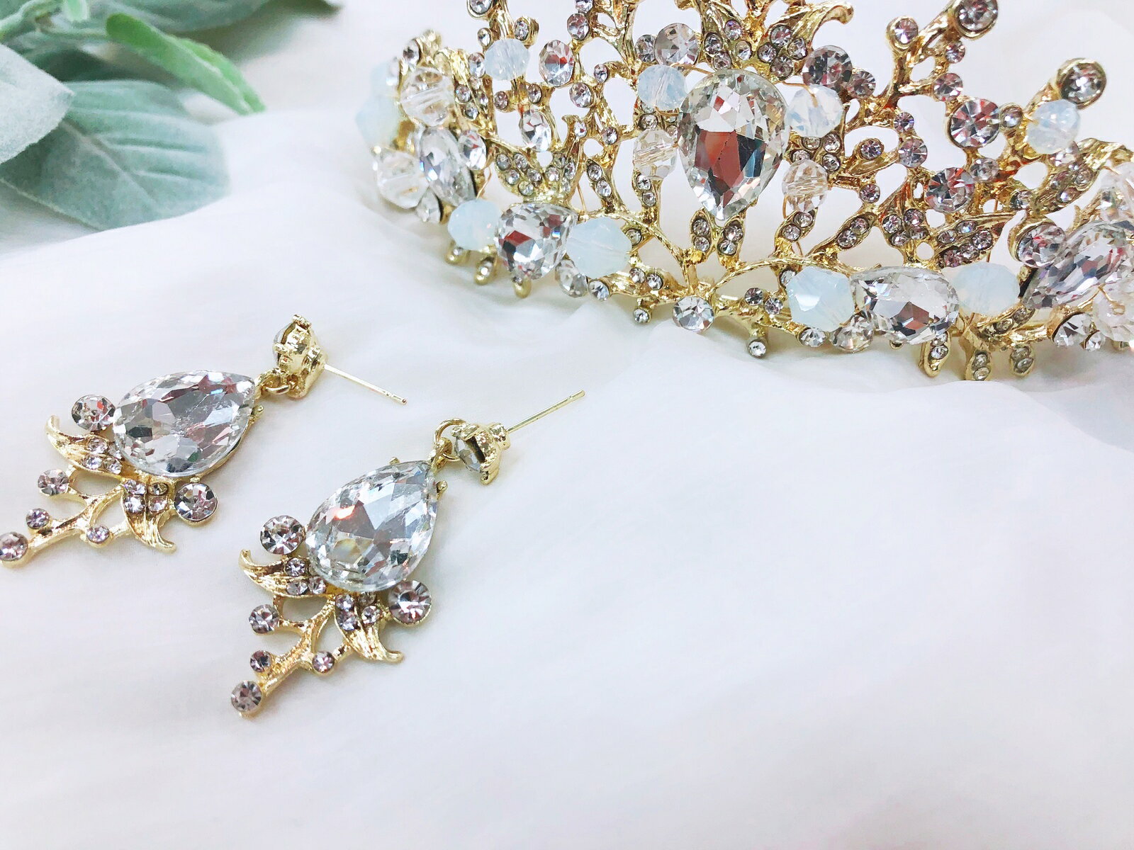 K-PARTSのブライダルジュエリー ブライダルアクセサリー キラキラ ティアラ ピアス ウエディング ウェディング 結婚式 ブライダル パーティー イベント ブライダルセット エレガント プレゼント｜アングル2