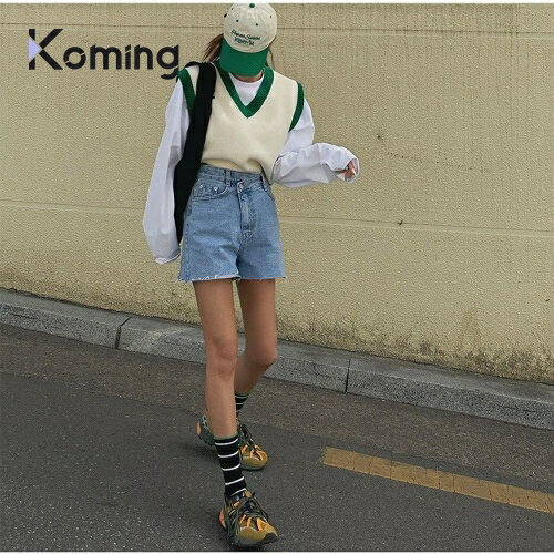 ＼割引クーポン配布中／49441 Aラインカットオフデニムショートパンツ【LAGIRL】【Koming】 韓国ファッション レディースファッション デニム ショートパンツ ドライクリーニング 手洗い 斜め帯のディテール 3分丈感 Aライン幅のサムネイル
