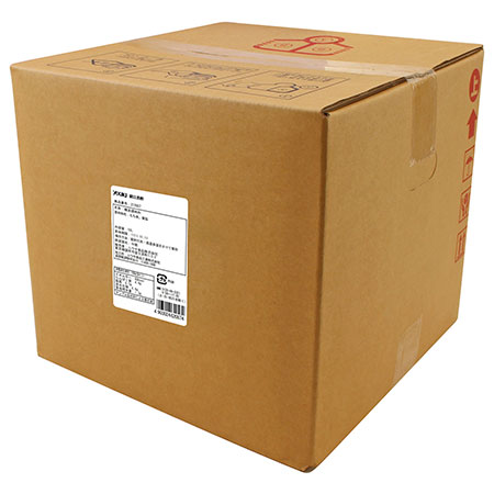 もち米を原料とし、5年以上の年月をかけてゆっくりと熟成させました。ほのかな甘みと芳醇な香りが特徴で、煮込むほどコクとツヤが深まり、料理をつややかに仕上げます。中国江蘇省鎮江産