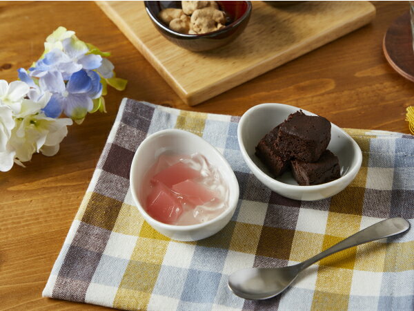 洋食器 ちびオーバルボウル 9.3cm 小鉢 日本製 美濃焼 国産 陶器 白い食器 器 楕円...