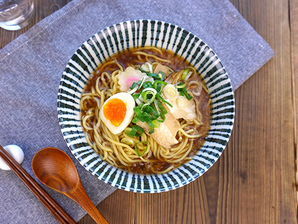 ラーメン丼ぶり 19cm 1000cc 【千段十草】 日本製 国産 美濃焼 陶器 食器 和食器 中華食器 丼 らーめん ラーメンどんぶり ラーメン鉢 麺鉢 大鉢 盛鉢 盛り鉢 うどん 煮物鉢 和柄 和風 おしゃれ モダン シンプル プロ仕様 反丼 口広がり オシャレ