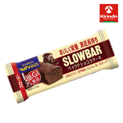 スローバー ベイクドショコラケーキ 37g 時間がないときでも手軽に食べられ、おいしく小腹を満たしながら必要な栄養素を補給できる栄養調整食品です。チョコレートをたっぷり練り込んで焼き上げた、しっとり食感のケーキタイプのバー。10種のビタミン、食物繊維、カルシウム、鉄を配合し、ゆっくり消化吸収される糖質「パラチノース®」を使用した低GI食品です。 商品詳細 商品名 スローバー ベイクドショコラケーキ 内容量 37g JANコード 4901360364398 種類 栄養調整食品（低GIバータイプ） 特長 ・チョコレートをたっぷり練り込んだ濃厚なショコラ味 ・しっとり食感のケーキタイプ ・低GI食品 ・ゆっくり吸収される糖質「パラチノース®」配合 ・10種のビタミン、カルシウム、鉄、食物繊維を配合 ・忙しい朝や仕事・勉強の合間の栄養補給におすすめ 原材料名 小麦粉（国内製造）、チョコレート（砂糖、カカオマス、植物油脂）、液全卵、パラチノース、ショートニング、植物油脂、食物繊維（イヌリン）、ココアパウダー、乾燥卵白（卵を含む）／ソルビトール、炭酸Ca、乳化剤（大豆由来）、グリセリン、加工デンプン、香料（乳由来）、ピロリン酸第二鉄、膨脹剤、V.E、ナイアシン、パントテン酸Ca、V.B1、V.B2、V.B6、V.A、葉酸、V.D、V.B12 栄養成分表示（1本37g当たり） エネルギー：177kcal たんぱく質：2.1g 脂質：10.3g −飽和脂肪酸：3.7g 炭水化物：20.9g −糖質：17.2g −食物繊維：3.7g 食塩相当量：0.06g カルシウム：302mg 鉄：4.7mg ナイアシン：5.5mg パントテン酸：4.0mg ビタミンA：130～570μg ビタミンB1：0.50mg ビタミンB2：0.70mg ビタミンB6：0.50mg ビタミンB12：0.3～2.4μg ビタミンD：2.0～5.6μg ビタミンE：5.3mg 葉酸：30～200μg パラチノース：2.9g アレルギー物質（28品目中） 乳、卵、小麦、大豆 ※パラチノース®はDM三井製糖株式会社の登録商標です。 メーカー ハマダコンフェクト株式会社 広告文責 株式会社キリン堂　TEL：078-413-3314 区分 日本製・栄養調整食品