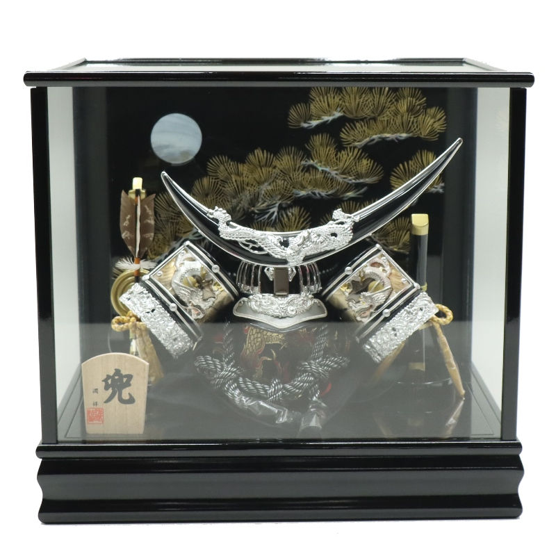 五月人形 ケース入兜 潤祥作 伊達政宗 黒塗りケース 2024-yb036 幅43cm ケース飾り 戦国武将 端午の節句 節句 お祝い インテリア