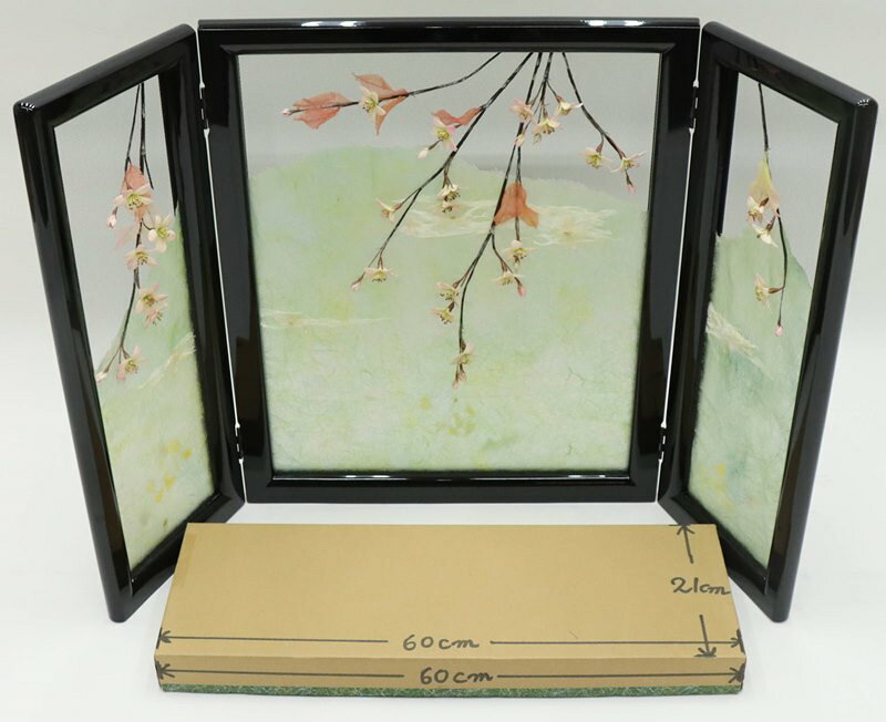 さくらソレイユ 楽天市場店のアウトレット品 屏風 屏風のみ 20号 三曲屏風 山に桜 UK-8200 黒塗 幅70～75cm (23a-ya-0399) インテリア ディスプレイ 見切処分品｜アングル3