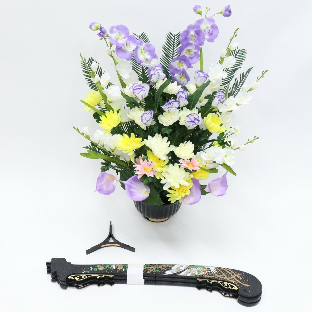 さくらソレイユ 楽天市場店のアウトレット品 供花 造花盛花タイプ 三脚盛花 一対（2個セット） 菊・蘭 高さ150cm お供え花 葬式 法事 法要 盆提灯｜アングル3