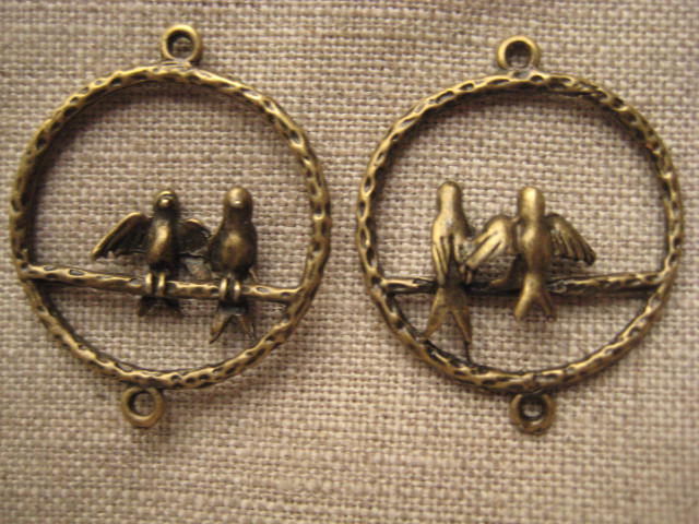 SALE！アクセサリーチャーム、アンティーク風チャーム、アクセサリーパーツ（2羽の小鳥）