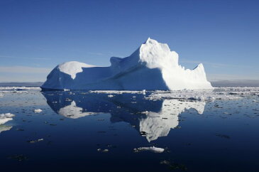 自然 季節 四季の壁紙 冬 氷山 輸入 カスタム壁紙 PHOTOWALL / Iceberg (e23619) 貼ってはがせるフリース壁紙(不織布) 【海外取り寄せのため1カ月程度でお届け】 【代引き・後払い不可】