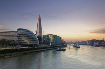 建築 建物 都市 都会 摩天楼の壁紙輸入 カスタム壁紙 PHOTOWALL / London- Southwark with City Hall (e30926)貼ってはがせるフリース壁紙(不織布)【海外取り寄せのため1カ月程度でお届け】【代引き不可】