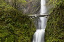 マルトノマ滝 森 橋 自然の壁紙 輸入 カスタム壁紙 輸入壁紙 カスタム壁紙 PHOTOWALL / Multnomah Falls (e310384) 貼ってはがせるフリース壁紙(不織布) 【海外取寄せ商品】 【代引き・後払い不可】