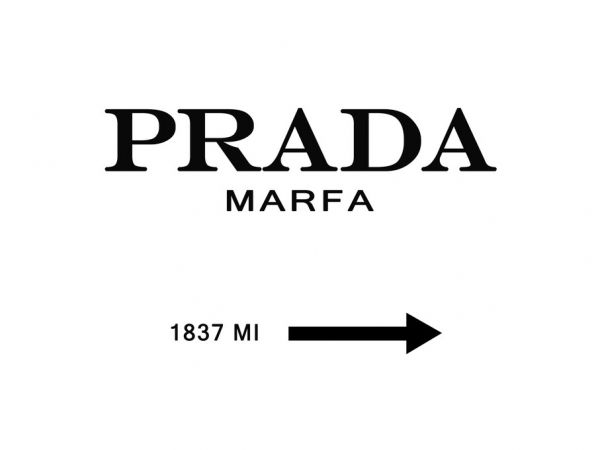 タイポグラフィー アルファベット 白 ホワイト モノトーンの壁紙 輸入 カスタム壁紙 PHOTOWALL / Prada Marfa (e323515) 貼ってはがせるフリース壁紙(不織布) 【海外取り寄せのため1カ月程度でお届け】 【代引き不可】