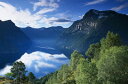 景色 風景 自然 山 空 写真の壁紙 輸入 カスタム壁紙 輸入壁紙 カスタム壁紙 PHOTOWALL / Boat Cruising Down (e331999) 貼ってはがせるフリース壁紙(不織布) 【海外取寄せ商品】 【代引き・後払い不可】