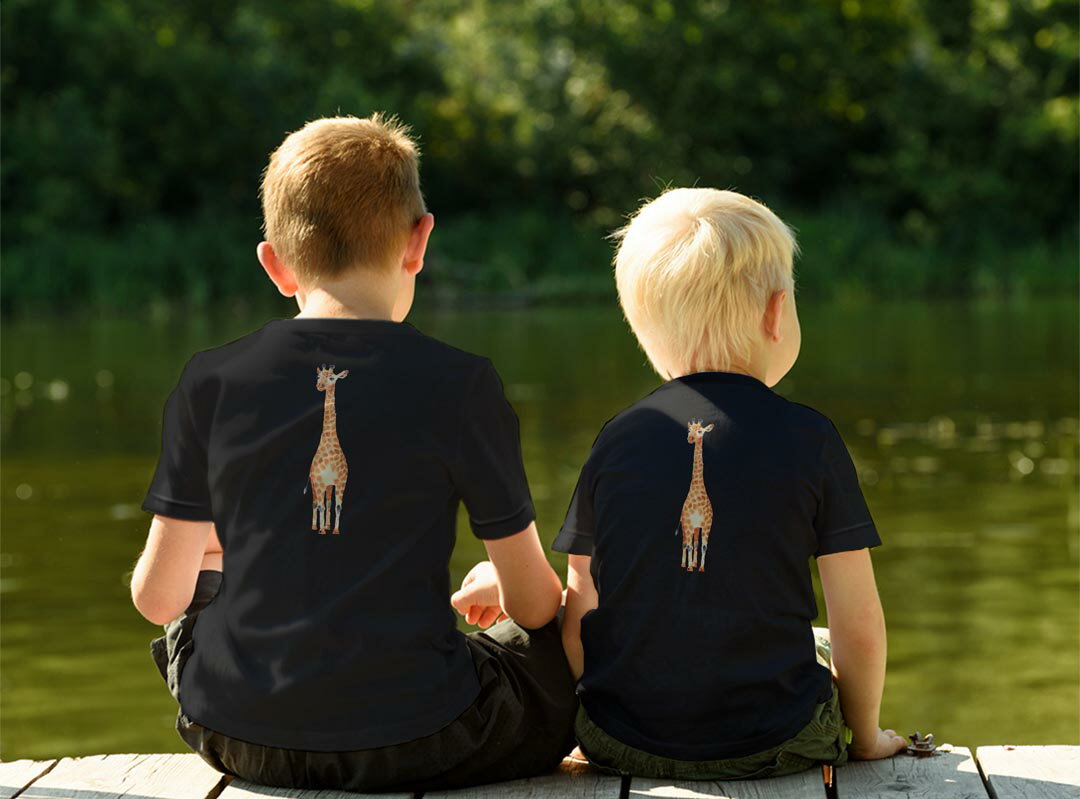 tシャツ キッズ バックプリント 半袖 黒地 ブラック デザイン 90 100 110 120 130 140 150 Tシャツ ティーシャツ T shirt 014135 きりん　動物　アニマル