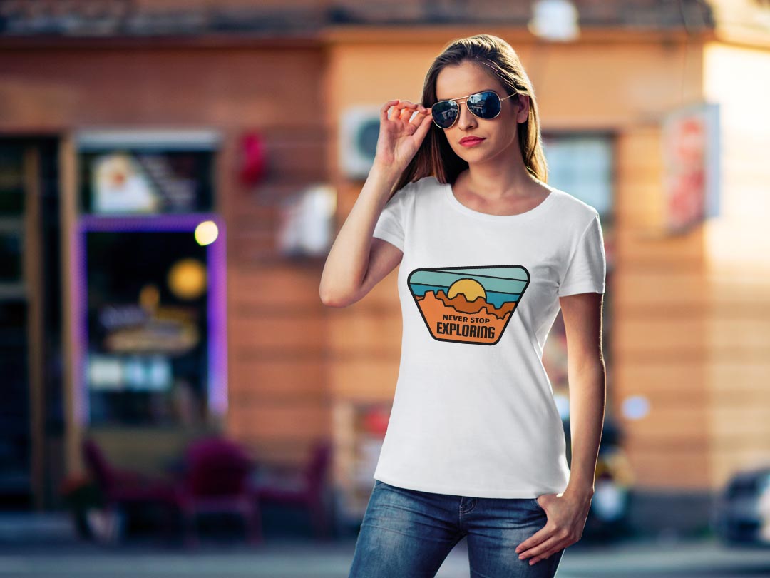 tシャツ レディース 半袖 白地 デザイン M L 白 ホワイト グレー Tシャツ ティーシャツ T shirt 032284 ワッペン アウトドアステッカー kabekore-11010737 kabeコレ サンプル画像2