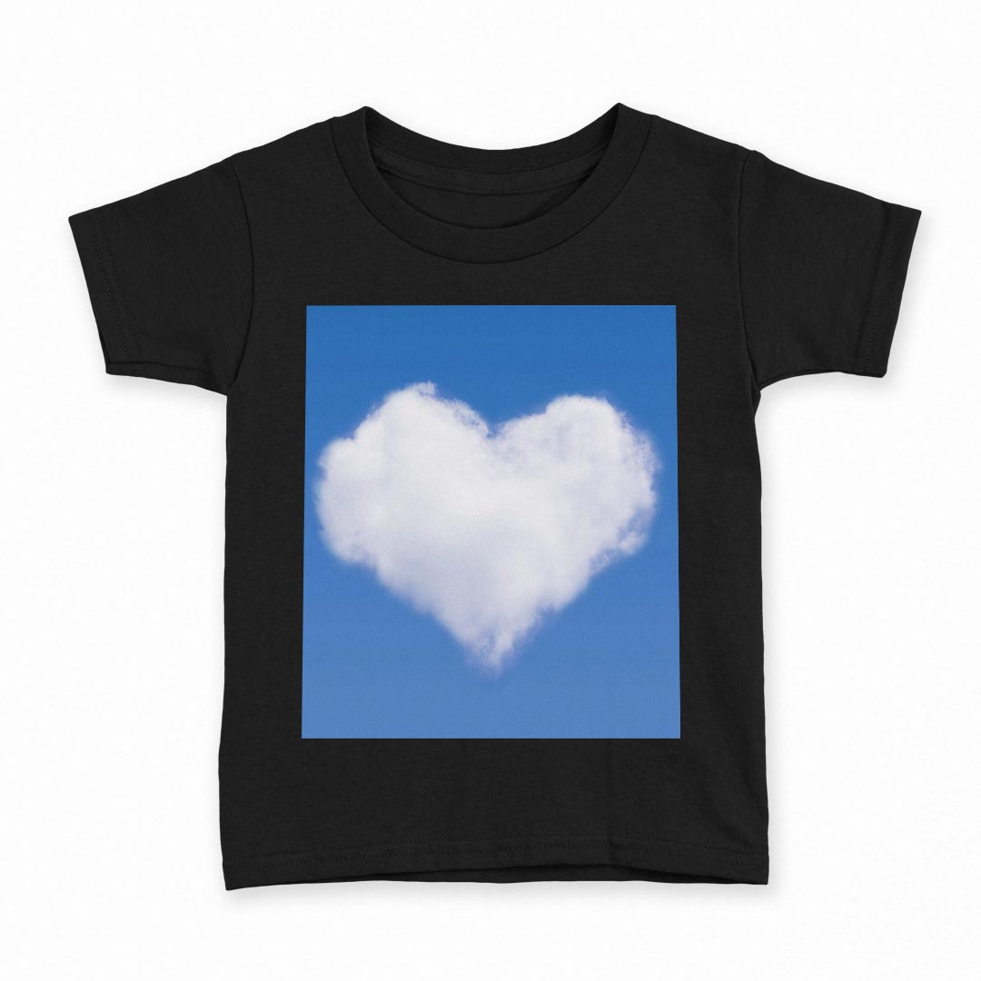 tシャツ キッズ 半袖 黒地 ブラック デザイン 90 100 110 120 130 140 150 Tシャツ ティーシャツ T shirt 上記で使用したデザインTシャツはこちら▼キッズ用Tシャツ　ブラック全デザインはこちらから▼ ▼キッズ用Tシャツ　グレー・ホワイト全デザインはこちらから▼商品特徴・15000デザインから選べる！デザインTシャツ！ ・洗濯も赤ちゃんにも安心なウェアプリント 　UltraChrome DGインクは洗濯に対しても色落ちが少なく、高い堅牢度が実証されています。 ・着心地や素材感にこだわった、上質なTシャツ。 ・1枚でも様になる万能型Tシャツ。 ・「よれない」「透けない」「長持ちする」という三大要素をすべて兼ね備えたTシャツです。 素材 ブラック：綿　100％ 注意事項画像はサンプルですので、Tシャツの大きさが若干異なる場合があります。ご覧の環境によっては多少色味に違いを感じる場合がございます。 イメージと違った、モニターと色味が異なるという理由での交換や返金はご対応出来かねます。 写真のカラーは可能な限り実際の商品に色味を近づけていますが、WEBの性質上ご使用のパソコンの設定や環境でカラーが若干異なります。 ご注文後に1点1点制作する受注生産品のため、不良品以外のご返品や交換は固くお断り致します。 選択間違いも保証対象外となりますため、ご注文の際は必ずサイズやカラーをご確認下さい。洗濯の際は、商品の色あせを避けるため手洗いをおすすめします。 つけ置き洗いは避けてください。 タンブラー乾燥はお控えください。発送について完全受注生産のハンドメイド商品となりますので、既製品と比べて発送までお時間を頂いています。 基本的に決済確認後、最大で10営業日での発送となります。繁忙期や休業日明けの場合はさらに時間がかかる場合があります。 その際には別途メールにてご連絡致します。メール便の場合、発送日から到着までに2〜4日ほどかかる場合が多く、紛失などの保障もご対応できかねます。あらかじめご了承下さい。