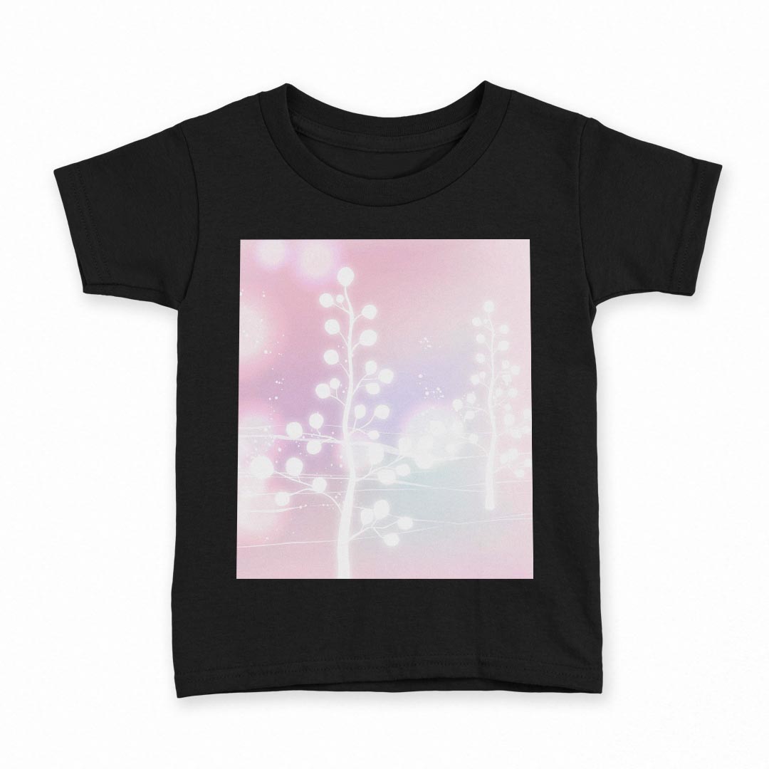 tシャツ キッズ 半袖 黒地 ブラック デザイン 90 100 110 120 130 140 150 Tシャツ ティーシャツ T shirt 上記で使用したデザインTシャツはこちら▼キッズ用Tシャツ　ブラック全デザインはこちらから▼ ▼キッズ用Tシャツ　グレー・ホワイト全デザインはこちらから▼商品特徴・15000デザインから選べる！デザインTシャツ！ ・洗濯も赤ちゃんにも安心なウェアプリント 　UltraChrome DGインクは洗濯に対しても色落ちが少なく、高い堅牢度が実証されています。 ・着心地や素材感にこだわった、上質なTシャツ。 ・1枚でも様になる万能型Tシャツ。 ・「よれない」「透けない」「長持ちする」という三大要素をすべて兼ね備えたTシャツです。 素材 ブラック：綿　100％ 注意事項画像はサンプルですので、Tシャツの大きさが若干異なる場合があります。ご覧の環境によっては多少色味に違いを感じる場合がございます。 イメージと違った、モニターと色味が異なるという理由での交換や返金はご対応出来かねます。 写真のカラーは可能な限り実際の商品に色味を近づけていますが、WEBの性質上ご使用のパソコンの設定や環境でカラーが若干異なります。 ご注文後に1点1点制作する受注生産品のため、不良品以外のご返品や交換は固くお断り致します。 選択間違いも保証対象外となりますため、ご注文の際は必ずサイズやカラーをご確認下さい。洗濯の際は、商品の色あせを避けるため手洗いをおすすめします。 つけ置き洗いは避けてください。 タンブラー乾燥はお控えください。発送について完全受注生産のハンドメイド商品となりますので、既製品と比べて発送までお時間を頂いています。 基本的に決済確認後、最大で10営業日での発送となります。繁忙期や休業日明けの場合はさらに時間がかかる場合があります。 その際には別途メールにてご連絡致します。メール便の場合、発送日から到着までに2〜4日ほどかかる場合が多く、紛失などの保障もご対応できかねます。あらかじめご了承下さい。