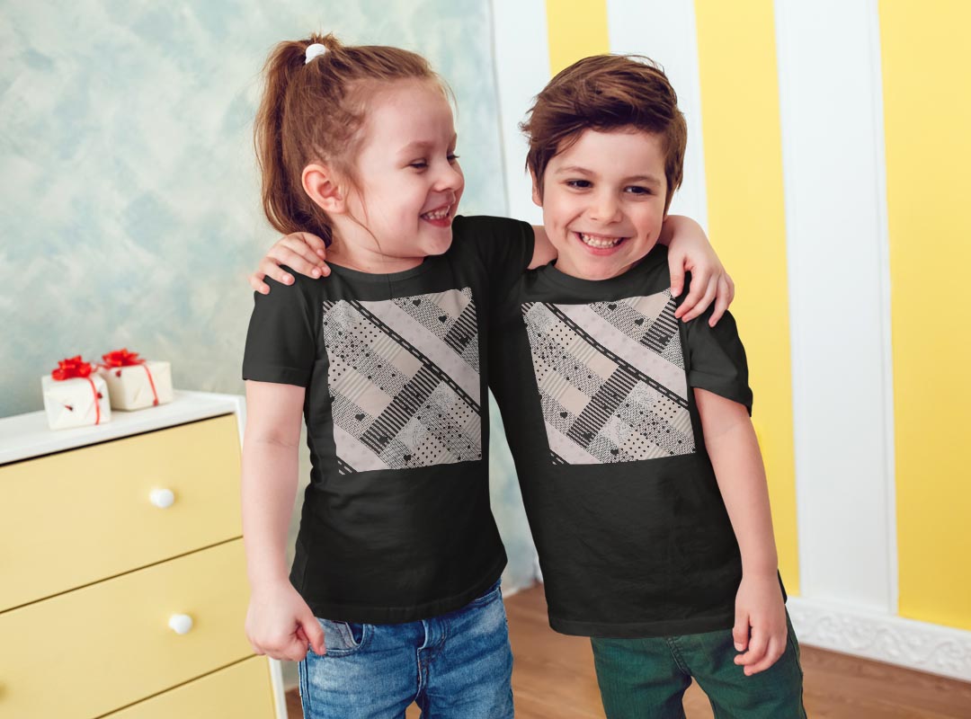 tシャツ キッズ 半袖 黒地 ブラック デザイン 90 100 110 120 130 140 150 160 Tシャツ ティーシャツ T shirt 008019 ハート　黒　ブラック　ピンク　模様