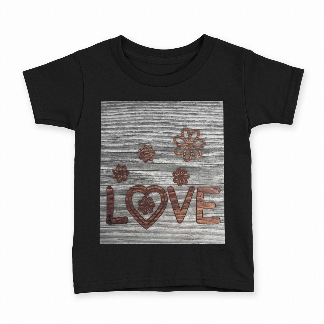 tシャツ キッズ 半袖 黒地 ブラック デザイン 90 100 110 120 130 140 150 Tシャツ ティーシャツ T shirt 上記で使用したデザインTシャツはこちら▼キッズ用Tシャツ　ブラック全デザインはこちらから▼ ▼キッズ用Tシャツ　グレー・ホワイト全デザインはこちらから▼商品特徴・15000デザインから選べる！デザインTシャツ！ ・洗濯も赤ちゃんにも安心なウェアプリント 　UltraChrome DGインクは洗濯に対しても色落ちが少なく、高い堅牢度が実証されています。 ・着心地や素材感にこだわった、上質なTシャツ。 ・1枚でも様になる万能型Tシャツ。 ・「よれない」「透けない」「長持ちする」という三大要素をすべて兼ね備えたTシャツです。 素材 ブラック：綿　100％ 注意事項画像はサンプルですので、Tシャツの大きさが若干異なる場合があります。ご覧の環境によっては多少色味に違いを感じる場合がございます。 イメージと違った、モニターと色味が異なるという理由での交換や返金はご対応出来かねます。 写真のカラーは可能な限り実際の商品に色味を近づけていますが、WEBの性質上ご使用のパソコンの設定や環境でカラーが若干異なります。 ご注文後に1点1点制作する受注生産品のため、不良品以外のご返品や交換は固くお断り致します。 選択間違いも保証対象外となりますため、ご注文の際は必ずサイズやカラーをご確認下さい。洗濯の際は、商品の色あせを避けるため手洗いをおすすめします。 つけ置き洗いは避けてください。 タンブラー乾燥はお控えください。発送について完全受注生産のハンドメイド商品となりますので、既製品と比べて発送までお時間を頂いています。 基本的に決済確認後、最大で10営業日での発送となります。繁忙期や休業日明けの場合はさらに時間がかかる場合があります。 その際には別途メールにてご連絡致します。メール便の場合、発送日から到着までに2〜4日ほどかかる場合が多く、紛失などの保障もご対応できかねます。あらかじめご了承下さい。
