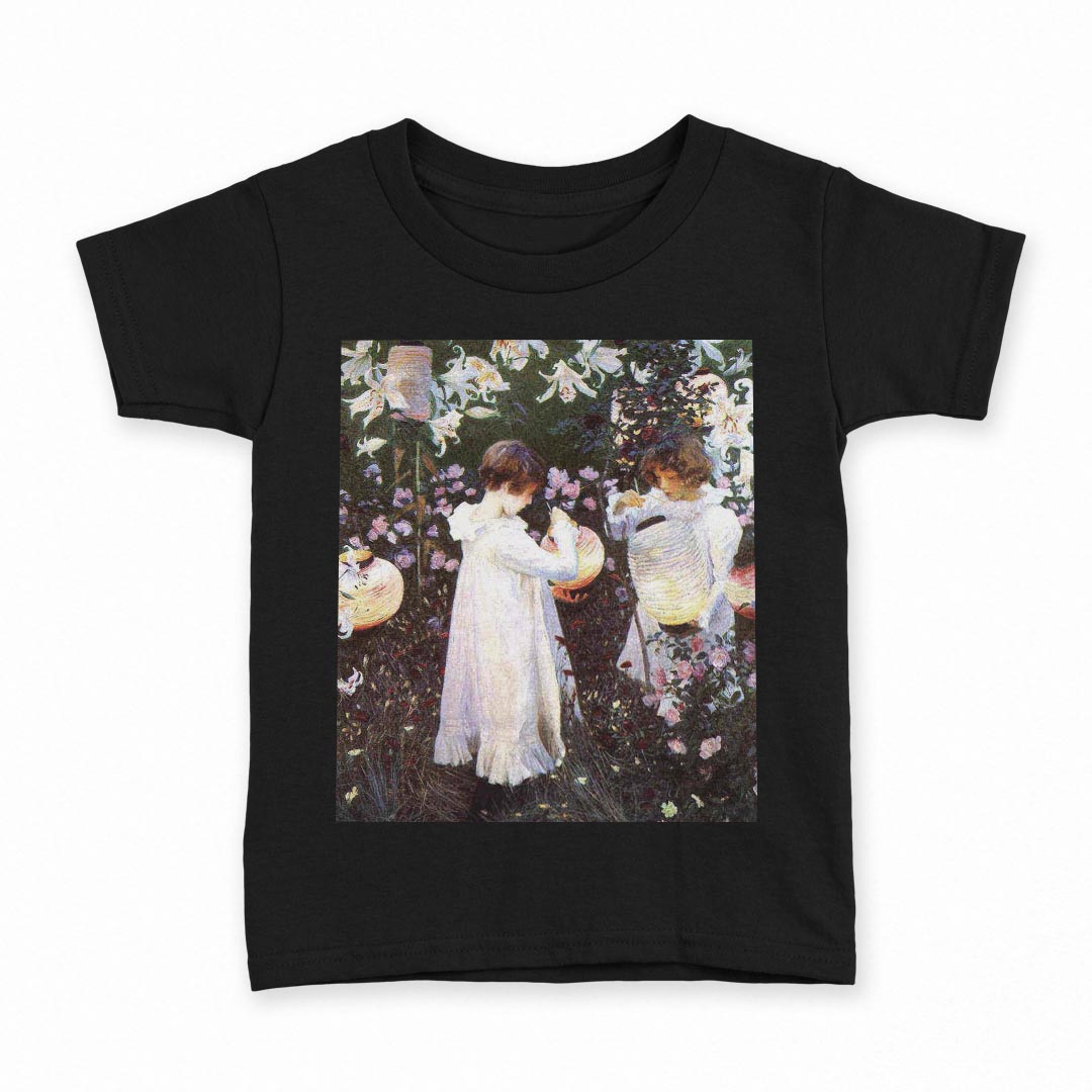 tシャツ キッズ 半袖 黒地 ブラック デザイン 90 100 110 120 130 140 150 Tシャツ ティーシャツ T shirt 上記で使用したデザインTシャツはこちら▼キッズ用Tシャツ　ブラック全デザインはこちらから▼ ▼キッズ用Tシャツ　グレー・ホワイト全デザインはこちらから▼商品特徴・15000デザインから選べる！デザインTシャツ！ ・洗濯も赤ちゃんにも安心なウェアプリント 　UltraChrome DGインクは洗濯に対しても色落ちが少なく、高い堅牢度が実証されています。 ・着心地や素材感にこだわった、上質なTシャツ。 ・1枚でも様になる万能型Tシャツ。 ・「よれない」「透けない」「長持ちする」という三大要素をすべて兼ね備えたTシャツです。 素材 ブラック：綿　100％ 注意事項画像はサンプルですので、Tシャツの大きさが若干異なる場合があります。ご覧の環境によっては多少色味に違いを感じる場合がございます。 イメージと違った、モニターと色味が異なるという理由での交換や返金はご対応出来かねます。 写真のカラーは可能な限り実際の商品に色味を近づけていますが、WEBの性質上ご使用のパソコンの設定や環境でカラーが若干異なります。 ご注文後に1点1点制作する受注生産品のため、不良品以外のご返品や交換は固くお断り致します。 選択間違いも保証対象外となりますため、ご注文の際は必ずサイズやカラーをご確認下さい。洗濯の際は、商品の色あせを避けるため手洗いをおすすめします。 つけ置き洗いは避けてください。 タンブラー乾燥はお控えください。発送について完全受注生産のハンドメイド商品となりますので、既製品と比べて発送までお時間を頂いています。 基本的に決済確認後、最大で10営業日での発送となります。繁忙期や休業日明けの場合はさらに時間がかかる場合があります。 その際には別途メールにてご連絡致します。メール便の場合、発送日から到着までに2〜4日ほどかかる場合が多く、紛失などの保障もご対応できかねます。あらかじめご了承下さい。