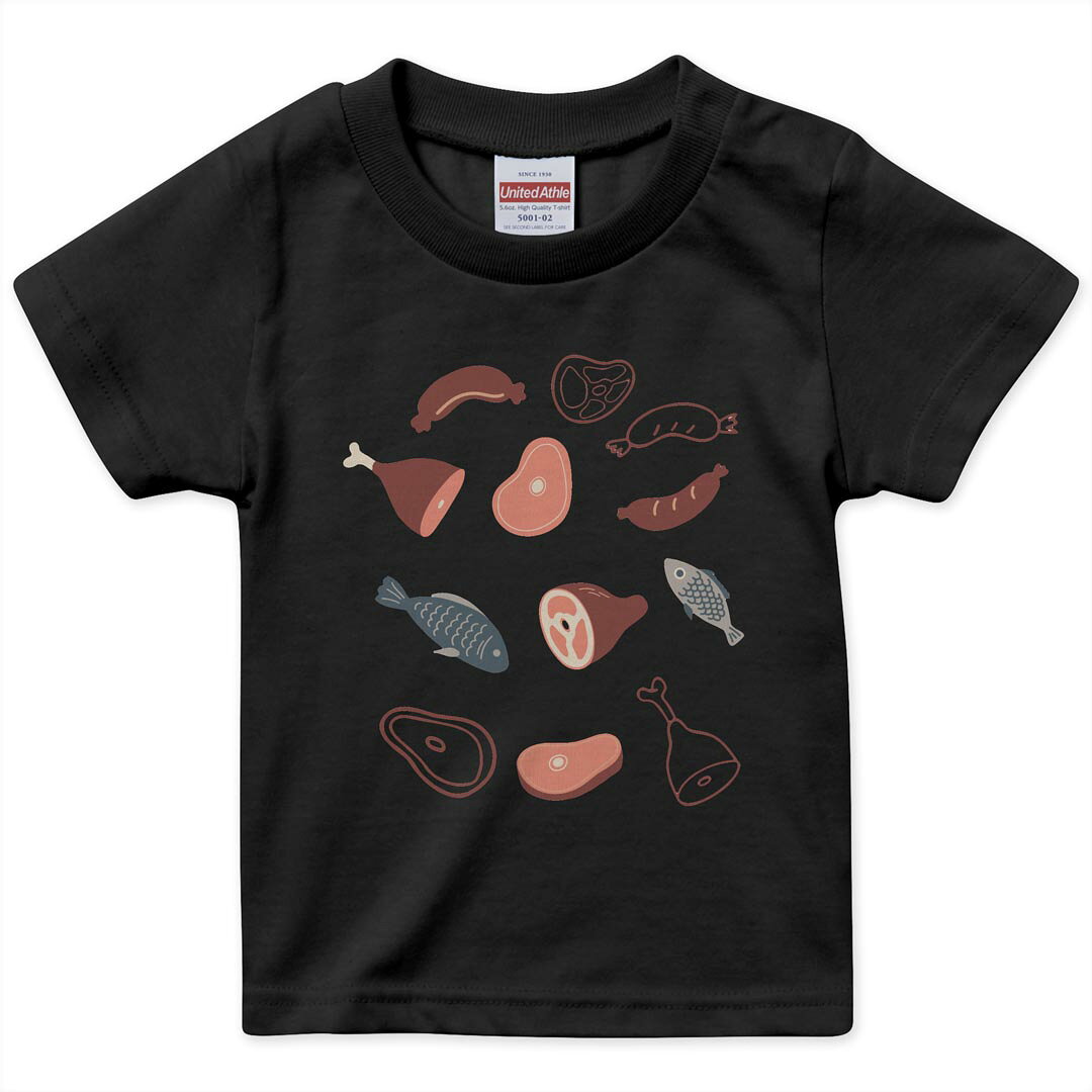 tシャツ キッズ 半袖 黒地 ブラック デザイン 90 100 110 120 130 140 150 Tシャツ ティーシャツ T shirt 上記で使用したデザインTシャツはこちら▼キッズ用Tシャツ　ブラック全デザインはこちらから▼ ▼キッズ用Tシャツ　グレー・ホワイト全デザインはこちらから▼ ▼キッズ用Tシャツ　カラー全デザインはこちらから▼ 商品特徴・15000デザインから選べる！デザインTシャツ！ ・洗濯も赤ちゃんにも安心なウェアプリント 　UltraChrome DGインクは洗濯に対しても色落ちが少なく、高い堅牢度が実証されています。 ・着心地や素材感にこだわった、上質なTシャツ。 ・1枚でも様になる万能型Tシャツ。 ・「よれない」「透けない」「長持ちする」という三大要素をすべて兼ね備えたTシャツです。 素材 ブラック：綿　100％ 注意事項画像はサンプルですので、Tシャツの大きさが若干異なる場合があります。ご覧の環境によっては多少色味に違いを感じる場合がございます。 イメージと違った、モニターと色味が異なるという理由での交換や返金はご対応出来かねます。 写真のカラーは可能な限り実際の商品に色味を近づけていますが、WEBの性質上ご使用のパソコンの設定や環境でカラーが若干異なります。 ご注文後に1点1点制作する受注生産品のため、不良品以外のご返品や交換は固くお断り致します。 選択間違いも保証対象外となりますため、ご注文の際は必ずサイズやカラーをご確認下さい。洗濯の際は、商品の色あせを避けるため手洗いをおすすめします。 つけ置き洗いは避けてください。 タンブラー乾燥はお控えください。発送について完全受注生産のハンドメイド商品となりますので、既製品と比べて発送までお時間を頂いています。 基本的に決済確認後、最大で10営業日での発送となります。繁忙期や休業日明けの場合はさらに時間がかかる場合があります。 その際には別途メールにてご連絡致します。メール便の場合、発送日から到着までに2?4日ほどかかる場合が多く、紛失などの保障もご対応できかねます。あらかじめご了承下さい。