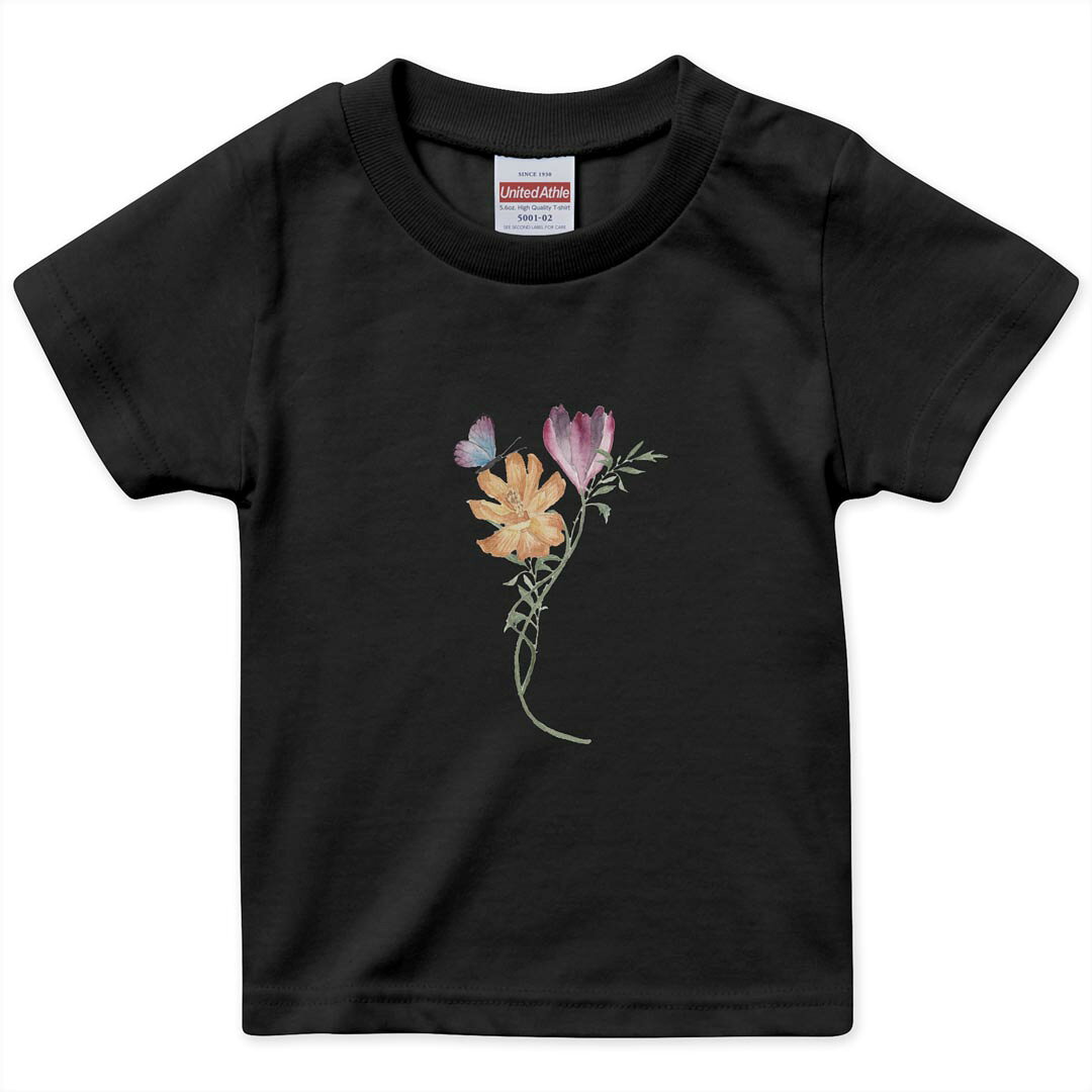 tシャツ キッズ 半袖 黒地 ブラック デザイン 90 100 110 120 130 140 150 Tシャツ ティーシャツ T shirt 上記で使用したデザインTシャツはこちら▼キッズ用Tシャツ　ブラック全デザインはこちらから▼ ▼キッズ用Tシャツ　グレー・ホワイト全デザインはこちらから▼ ▼キッズ用Tシャツ　カラー全デザインはこちらから▼ 商品特徴・15000デザインから選べる！デザインTシャツ！ ・洗濯も赤ちゃんにも安心なウェアプリント 　UltraChrome DGインクは洗濯に対しても色落ちが少なく、高い堅牢度が実証されています。 ・着心地や素材感にこだわった、上質なTシャツ。 ・1枚でも様になる万能型Tシャツ。 ・「よれない」「透けない」「長持ちする」という三大要素をすべて兼ね備えたTシャツです。 素材 ブラック：綿　100％ 注意事項画像はサンプルですので、Tシャツの大きさが若干異なる場合があります。ご覧の環境によっては多少色味に違いを感じる場合がございます。 イメージと違った、モニターと色味が異なるという理由での交換や返金はご対応出来かねます。 写真のカラーは可能な限り実際の商品に色味を近づけていますが、WEBの性質上ご使用のパソコンの設定や環境でカラーが若干異なります。 ご注文後に1点1点制作する受注生産品のため、不良品以外のご返品や交換は固くお断り致します。 選択間違いも保証対象外となりますため、ご注文の際は必ずサイズやカラーをご確認下さい。洗濯の際は、商品の色あせを避けるため手洗いをおすすめします。 つけ置き洗いは避けてください。 タンブラー乾燥はお控えください。発送について完全受注生産のハンドメイド商品となりますので、既製品と比べて発送までお時間を頂いています。 基本的に決済確認後、最大で10営業日での発送となります。繁忙期や休業日明けの場合はさらに時間がかかる場合があります。 その際には別途メールにてご連絡致します。メール便の場合、発送日から到着までに2?4日ほどかかる場合が多く、紛失などの保障もご対応できかねます。あらかじめご了承下さい。