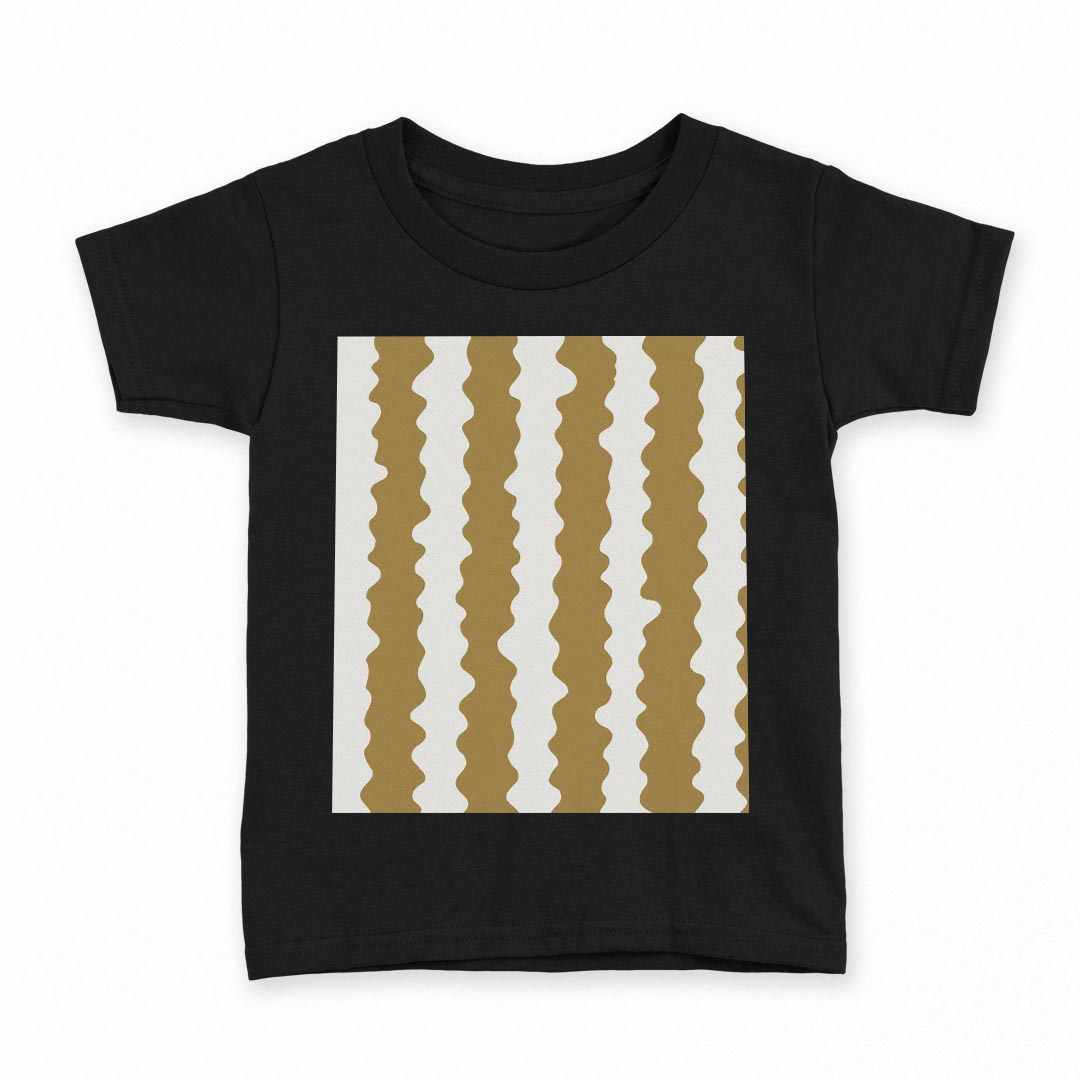 tシャツ キッズ 半袖 黒地 ブラック デザイン 90 100 110 120 130 140 150 Tシャツ ティーシャツ T shirt 上記で使用したデザインTシャツはこちら▼キッズ用Tシャツ　ブラック全デザインはこちらから▼ ▼キッズ用Tシャツ　グレー・ホワイト全デザインはこちらから▼商品特徴・15000デザインから選べる！デザインTシャツ！ ・洗濯も赤ちゃんにも安心なウェアプリント 　UltraChrome DGインクは洗濯に対しても色落ちが少なく、高い堅牢度が実証されています。 ・着心地や素材感にこだわった、上質なTシャツ。 ・1枚でも様になる万能型Tシャツ。 ・「よれない」「透けない」「長持ちする」という三大要素をすべて兼ね備えたTシャツです。 素材 ブラック：綿　100％ 注意事項画像はサンプルですので、Tシャツの大きさが若干異なる場合があります。ご覧の環境によっては多少色味に違いを感じる場合がございます。 イメージと違った、モニターと色味が異なるという理由での交換や返金はご対応出来かねます。 写真のカラーは可能な限り実際の商品に色味を近づけていますが、WEBの性質上ご使用のパソコンの設定や環境でカラーが若干異なります。 ご注文後に1点1点制作する受注生産品のため、不良品以外のご返品や交換は固くお断り致します。 選択間違いも保証対象外となりますため、ご注文の際は必ずサイズやカラーをご確認下さい。洗濯の際は、商品の色あせを避けるため手洗いをおすすめします。 つけ置き洗いは避けてください。 タンブラー乾燥はお控えください。発送について完全受注生産のハンドメイド商品となりますので、既製品と比べて発送までお時間を頂いています。 基本的に決済確認後、最大で10営業日での発送となります。繁忙期や休業日明けの場合はさらに時間がかかる場合があります。 その際には別途メールにてご連絡致します。メール便の場合、発送日から到着までに2〜4日ほどかかる場合が多く、紛失などの保障もご対応できかねます。あらかじめご了承下さい。