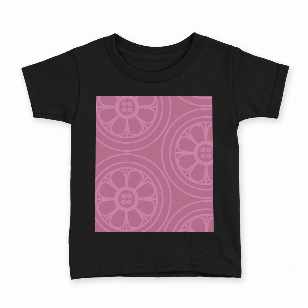 tシャツ キッズ 半袖 黒地 ブラック デザイン 90 100 110 120 130 140 150 Tシャツ ティーシャツ T shirt 上記で使用したデザインTシャツはこちら▼キッズ用Tシャツ　ブラック全デザインはこちらから▼ ▼キッズ用Tシャツ　グレー・ホワイト全デザインはこちらから▼商品特徴・15000デザインから選べる！デザインTシャツ！ ・洗濯も赤ちゃんにも安心なウェアプリント 　UltraChrome DGインクは洗濯に対しても色落ちが少なく、高い堅牢度が実証されています。 ・着心地や素材感にこだわった、上質なTシャツ。 ・1枚でも様になる万能型Tシャツ。 ・「よれない」「透けない」「長持ちする」という三大要素をすべて兼ね備えたTシャツです。 素材 ブラック：綿　100％ 注意事項画像はサンプルですので、Tシャツの大きさが若干異なる場合があります。ご覧の環境によっては多少色味に違いを感じる場合がございます。 イメージと違った、モニターと色味が異なるという理由での交換や返金はご対応出来かねます。 写真のカラーは可能な限り実際の商品に色味を近づけていますが、WEBの性質上ご使用のパソコンの設定や環境でカラーが若干異なります。 ご注文後に1点1点制作する受注生産品のため、不良品以外のご返品や交換は固くお断り致します。 選択間違いも保証対象外となりますため、ご注文の際は必ずサイズやカラーをご確認下さい。洗濯の際は、商品の色あせを避けるため手洗いをおすすめします。 つけ置き洗いは避けてください。 タンブラー乾燥はお控えください。発送について完全受注生産のハンドメイド商品となりますので、既製品と比べて発送までお時間を頂いています。 基本的に決済確認後、最大で10営業日での発送となります。繁忙期や休業日明けの場合はさらに時間がかかる場合があります。 その際には別途メールにてご連絡致します。メール便の場合、発送日から到着までに2〜4日ほどかかる場合が多く、紛失などの保障もご対応できかねます。あらかじめご了承下さい。